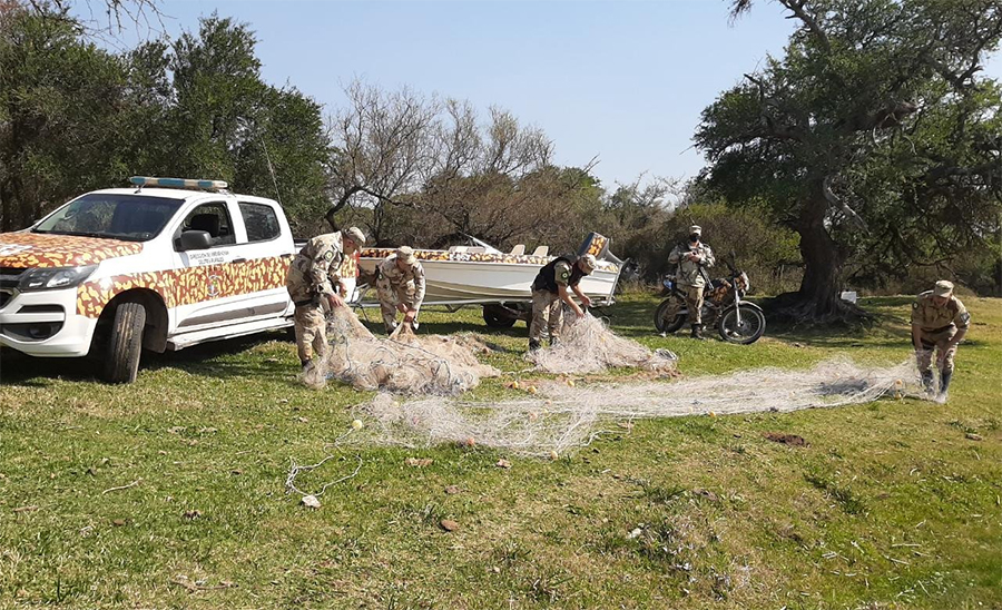 Secuestran redes de pesca que cortaban el río Gualeguaychú