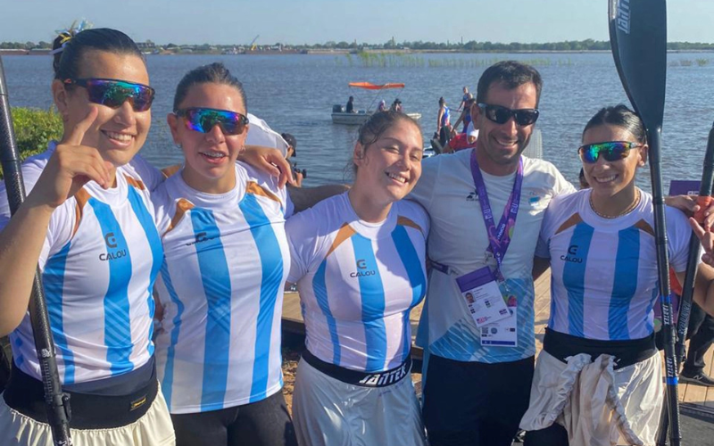 Priscila Vukonich, segunda de izquierda a derecha, hablpo de Asu2025 y sus próximos desafíos.