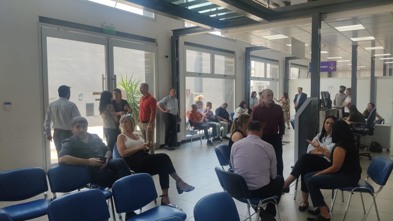 Asamblea de trabajadores en ATER.