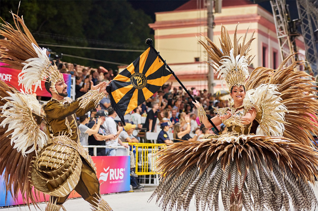 Portabanderas Ará Yeví