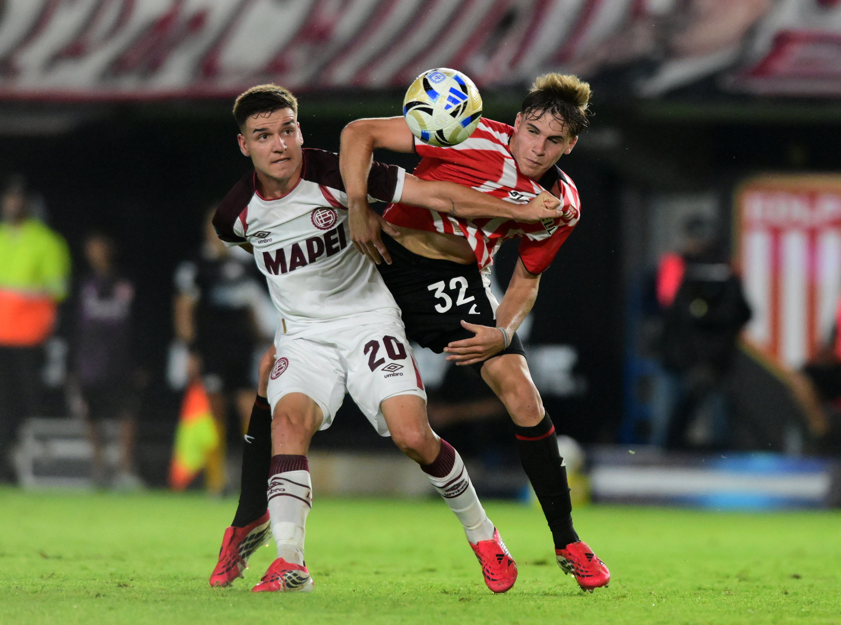 Lanús ganó en La Plata 
