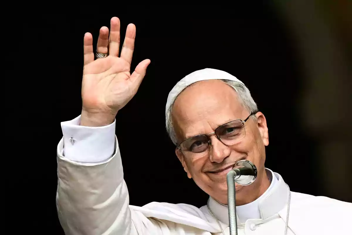 León XIV insistió en que la verdadera fuerza para mantener esa coherencia se encuentra en la unión con Cristo.