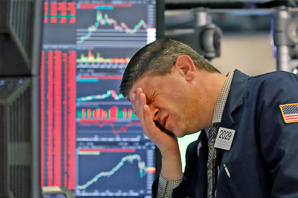El riesgo país superó la barrera de los 900 puntos.