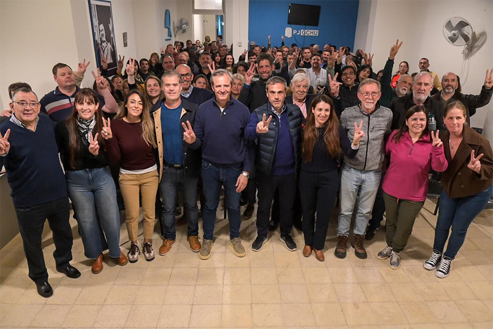 Guillermo Michel y Adán Bahl, acompañados por los referentes del peronismo de Gualeguaychú protagonizaron un encuentro en la sede del PJ.
