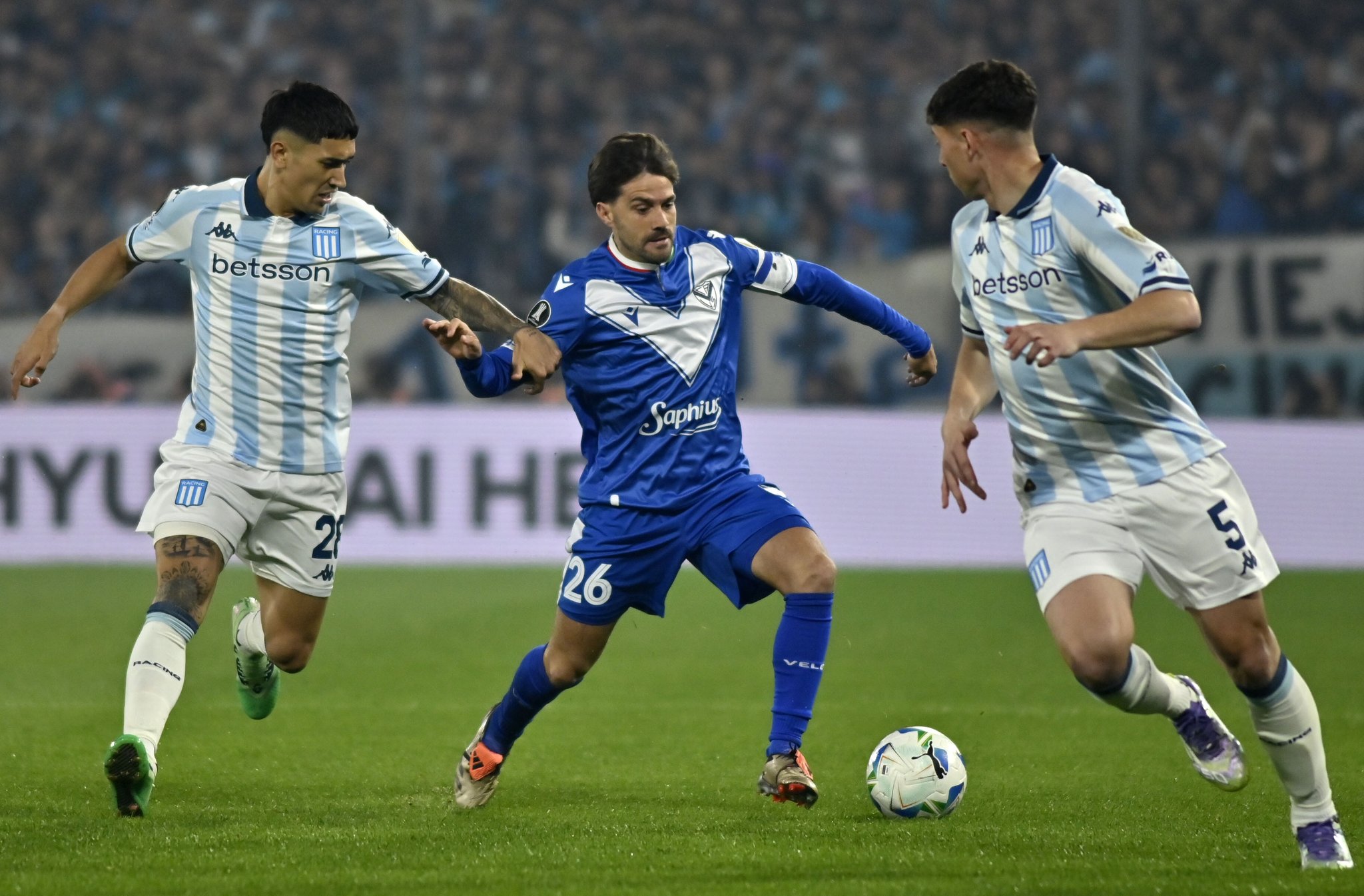 Racing le ganó a Vélez y es semifinalista