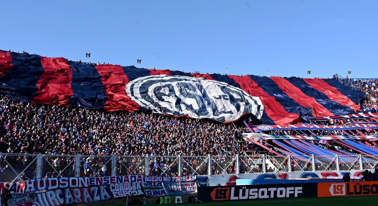 San Lorenzo hinchada