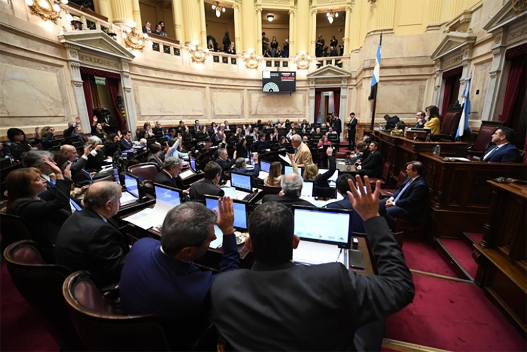 La oposición logró 59 votos para dar vuelta el veto al reparto automático de ATN a las provincias. Más temprano, el ministro de Economía dijo que el Congreso quiere “voltear al Presidente”.