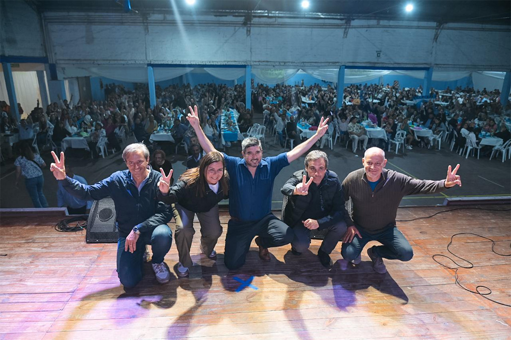 Los candidatos de Fuerza Entre Ríos -Adán Bahl, Guillermo Michel, Andrés Sabella y Fabiana Leiva- celebraron el Día de la Lealtad en Villaguay junto a 1.200 militantes.