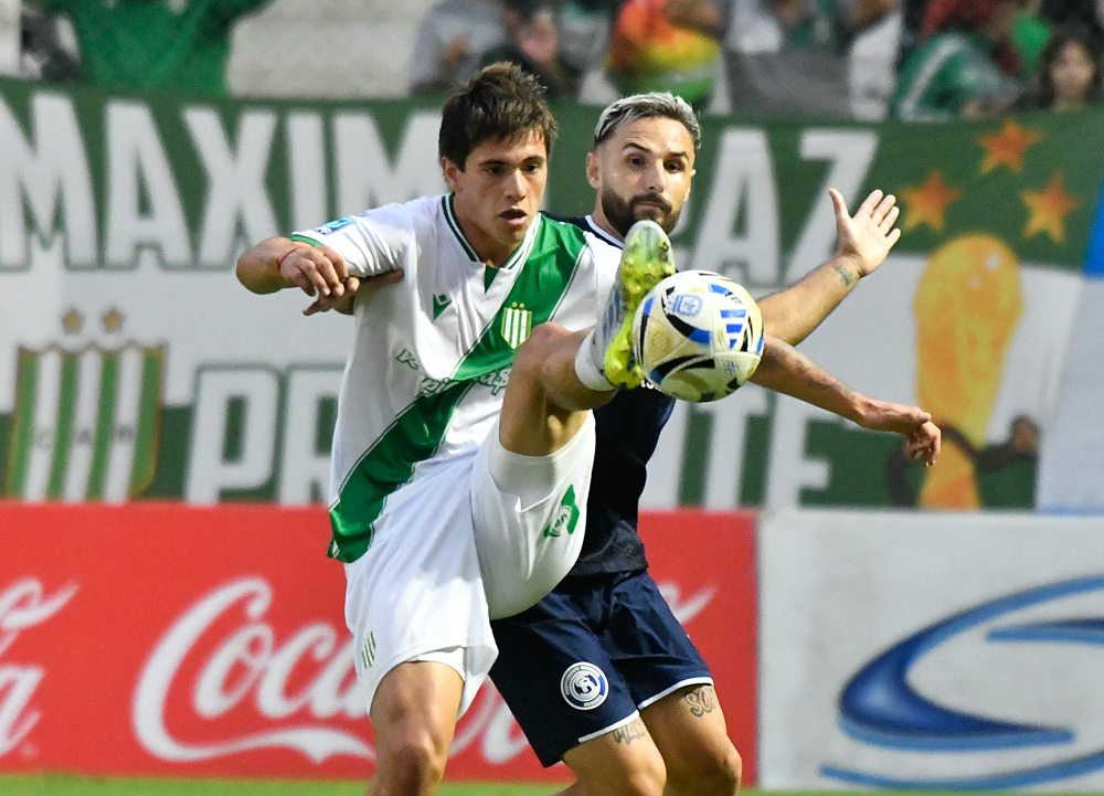 Independiente Rivadavia igualó con Banfield y sacó más ventaja como líder de la Zona B