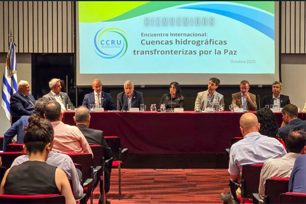 Argentina, Brasil y Uruguay iniciaron en Salto Grande el encuentro internacional “Cuencas Hidrográficas Transfronterizas por la Paz”. El encuentro se trasladará hoy a la Triple Frontera, en Barra do Quaraí, y se clausura mañana en la Isla Brasilera, con una Celebración Ecuménica por la Paz, seguida de espectáculos artísticos y ferias.
