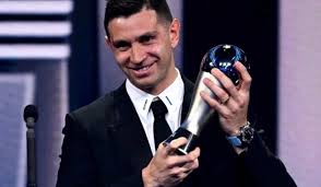 “Dibu” Martínez fue nominado como mejor arquero para los Premios The Best