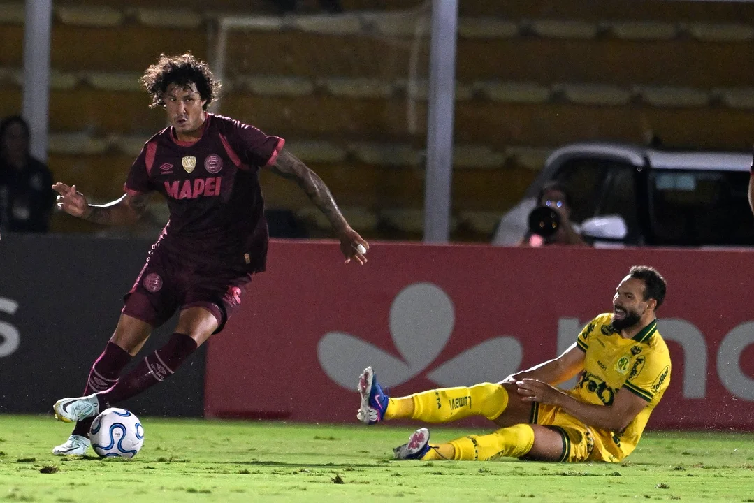 Lanús cayó en Brasil