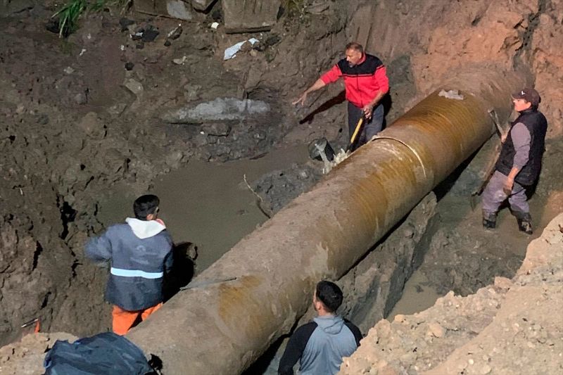 reparación caño maestro de agua