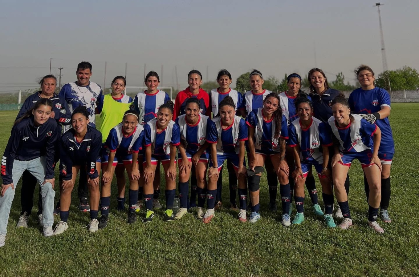 Plantel de fútbol femenino - San Benito.