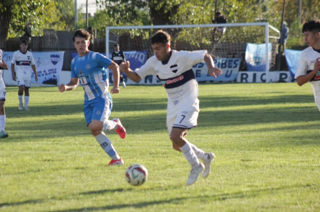 Universitario vs. Argentino Juniors | Liga Paranaense de Fútbol 2026.