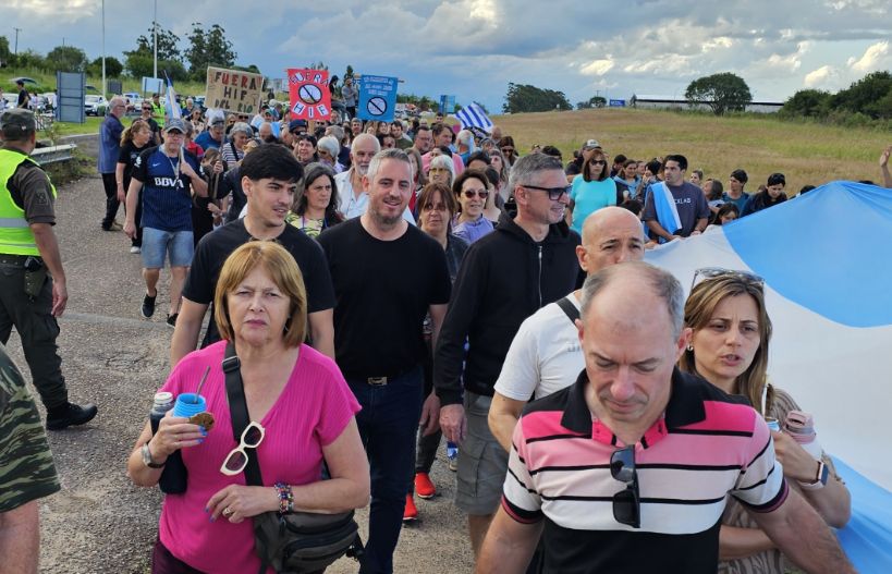 José Luis Walser marcha en Colón contra HIF Global