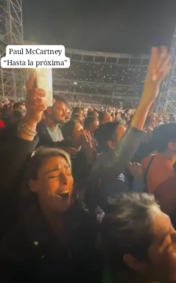 Lorena Arrozogaray en el concierto en el Kempes.