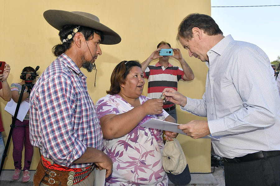 Bordet entregó viviendas en Jubileo, destinadas a la demanda libre, y que se construyeron a través del Programa Primero tu Casa, con fondos 100 por ciento provinciales.