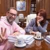 Imagen de archivo del padre Juan Carlos Molina junto a Cristina Kirchner.