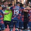 Jugadores de Unión celebran uno de sus goles frente a Gimnasia.