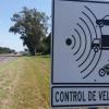 Una multa promedio por exceso de velocidad equivale a unos 300 litros de combustible. A valores de hoy de la nafta súper oficial implica más de 400 mil pesos.