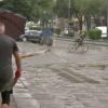 hombre con paraguas Paraná