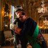 Luca Marinelli, irreconocible como Mussolini en la miniserie de Wright.