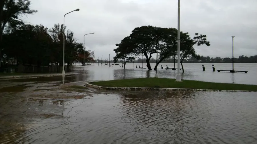 Las lluvias complicaron la situación y el río Uruguay