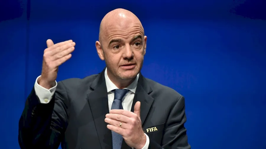 Gianni Infantino seguirá al frente de la FIFA hasta 2027