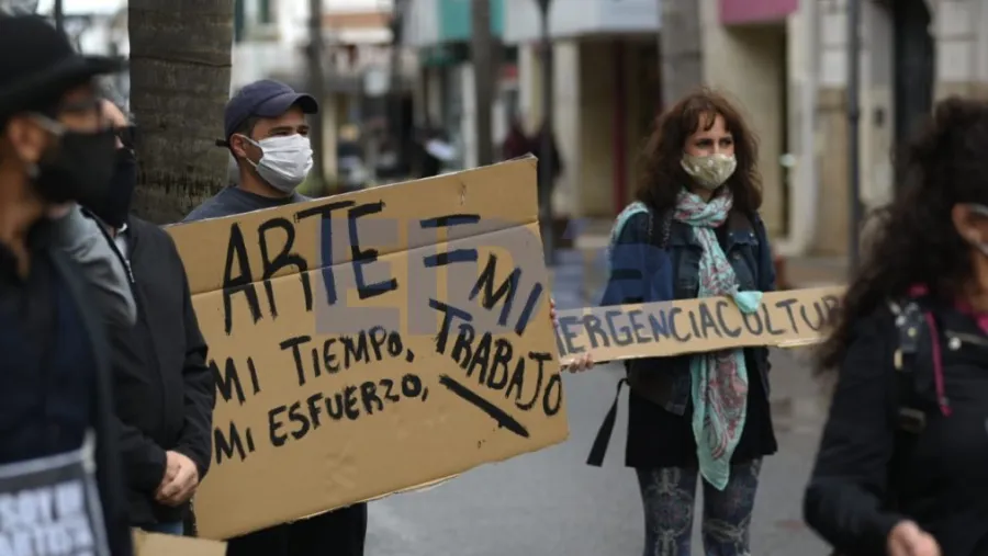 artistas presentaron un documento al municipio con los reclamos del sector