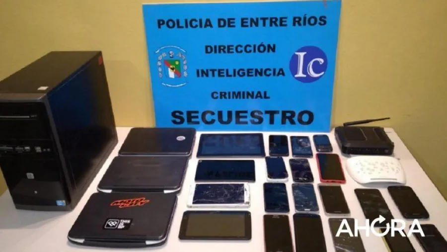 Secuestraron 16 celulares en un allanamiento por grooming en Paraná Secuestraron 16 celulares en un allanamiento por grooming en Paraná
