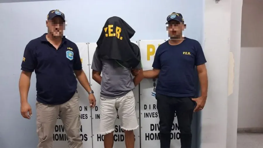 Detenido. Detenido.