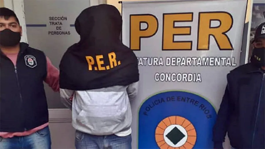 Detenido. Detenido.