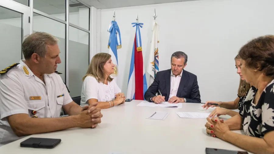 Bahl, Romero, Maslein firman convenio