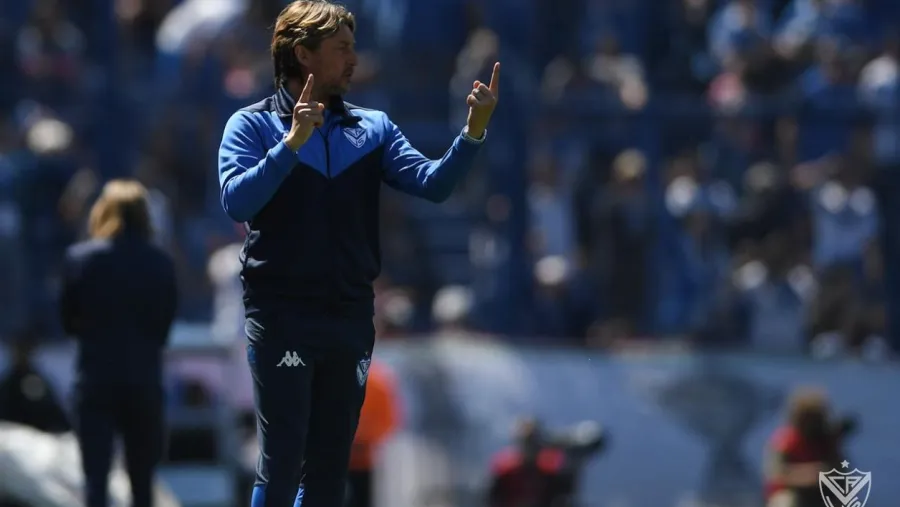 Heinze bromeó sobre el nivel de Gago: “No entiendo más nada de este fútbol” Heinze bromeó sobre el nivel de Gago: “No entiendo más nada de este fútbol”