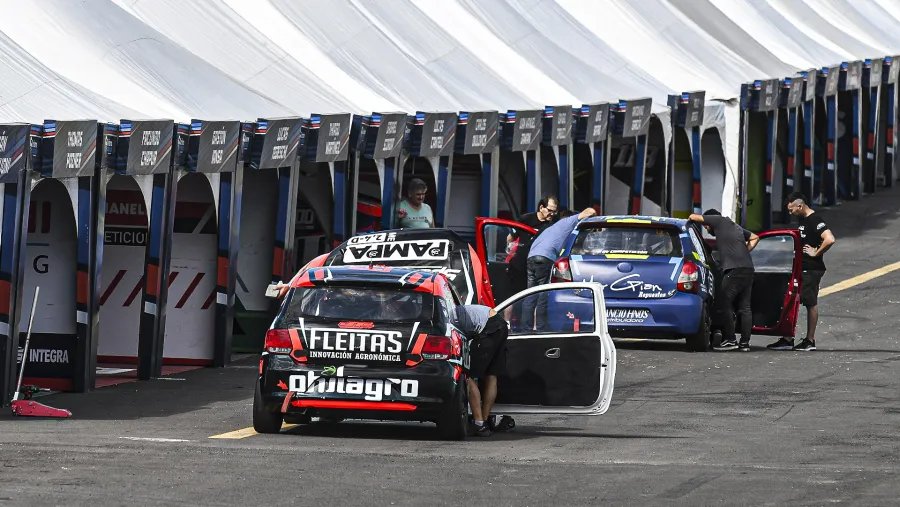 Con pruebas libres, el Turismo Nacional ya se hace sentir en el autódromo de Paraná Con pruebas libres, el Turismo Nacional ya se hace sentir en el autódromo de Paraná