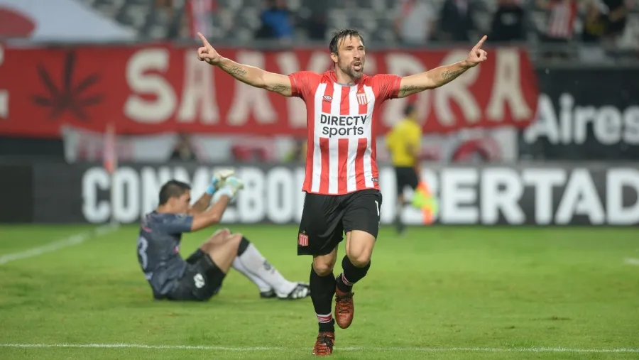 Patronato tentó a Mariano Pavone para la próxima Superliga Patronato tentó a Mariano Pavone para la próxima Superliga