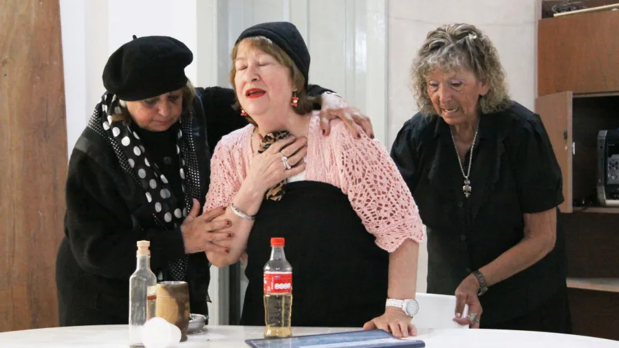 “Las apariencias no engañan” “Las apariencias no engañan”
