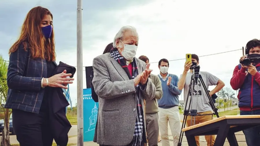 Cantautor, compositor ilustre 