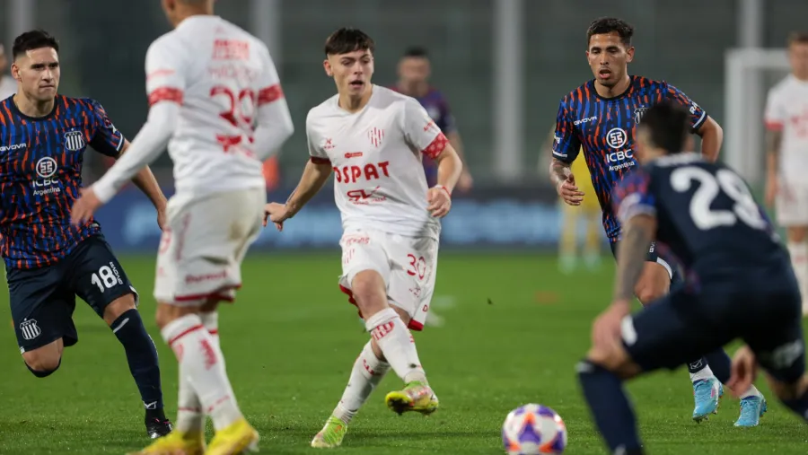 Talleres empató con Unión y River quedó más cerca del título Talleres empató con Unión y River quedó más cerca del título