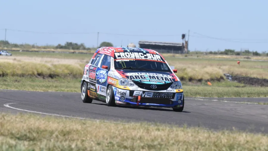 Turismo Pista: el paranaense Exequiel Bastidas dominó la Clase 3 en "La Histórica"