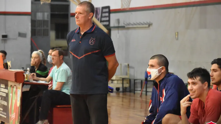 Gustavo Agasse dejó de ser el entrenador de Olimpia en la Liga Federal