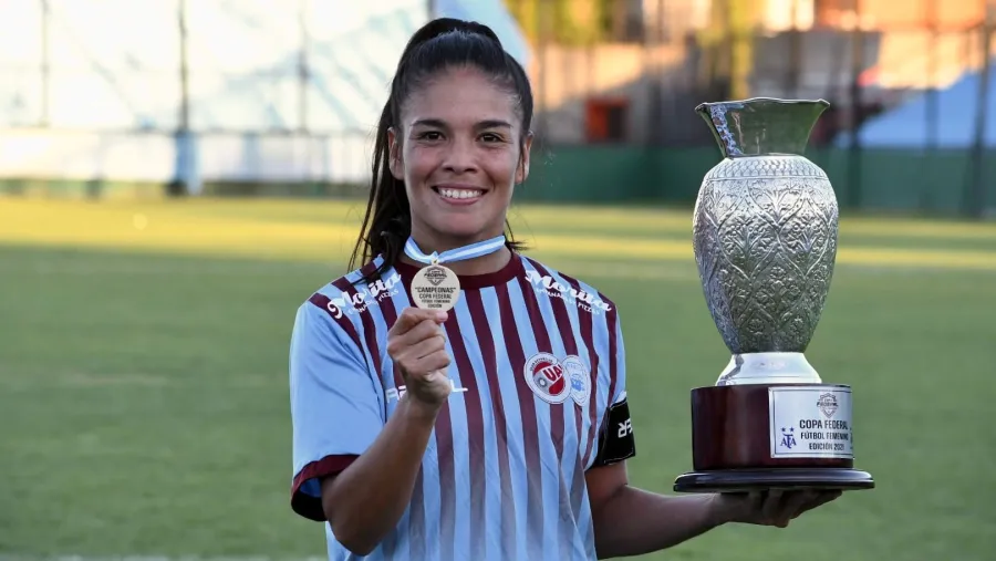 Fútbol: tras dos ciclos en UAI Urquiza, la entrerriana Mariana Gaitán firmó para Boca Fútbol: tras dos ciclos en UAI Urquiza, la entrerriana Mariana Gaitán firmó para Boca