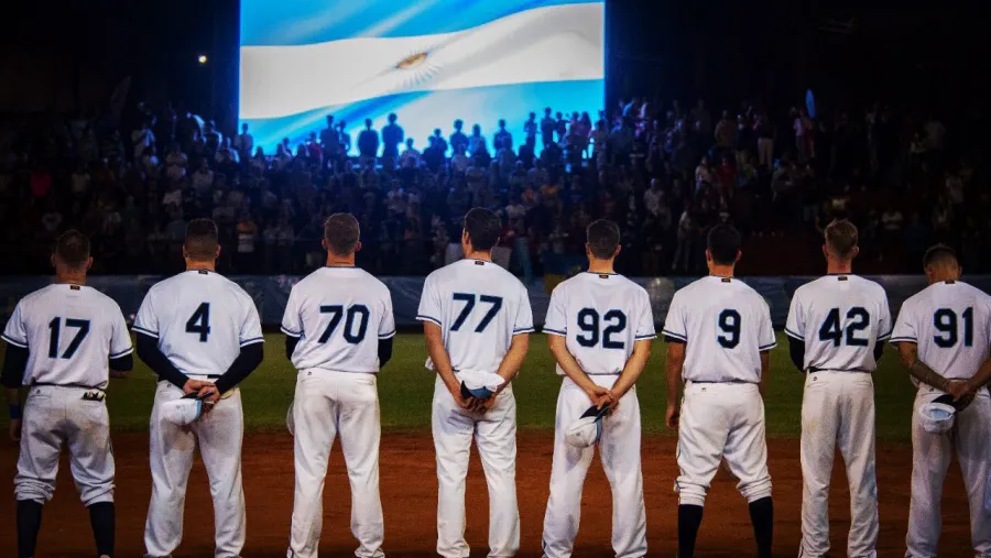 Softbol: Argentina inicia su viaje hacia Nueva Zelanda para defender su título mundial
