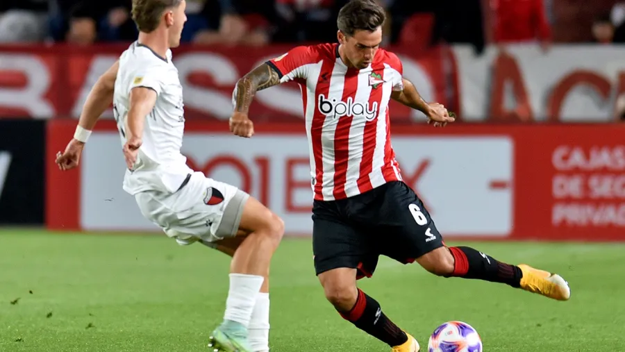 Fútbol: Colón ganó en La Plata y llegará aliviado al compromiso con Patronato