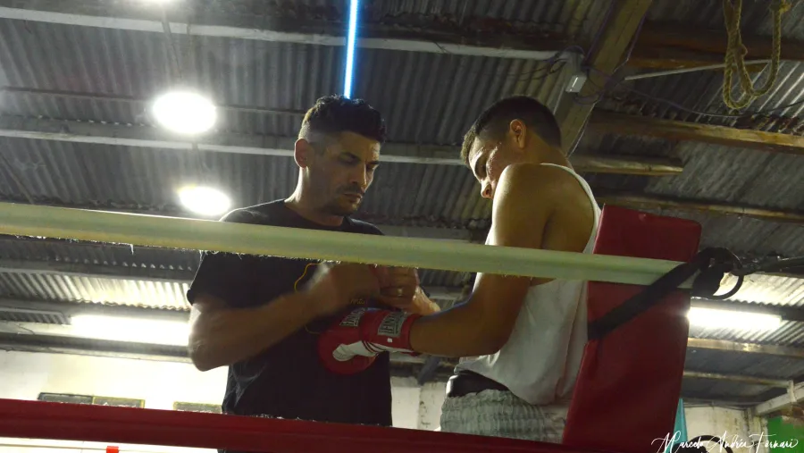 Boxeo: Ministerio será sede de la primera velada por el título Dos Orillas Río Paraná Boxeo: Ministerio será sede de la primera velada por el título Dos Orillas Río Paraná