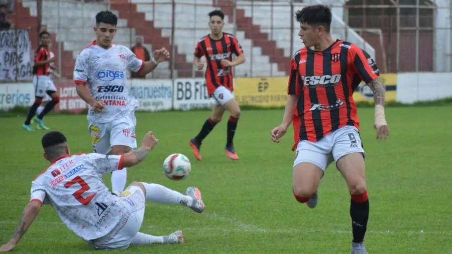 Fútbol: Atlético Paraná festejó ante Patronato en el clásico del reencuentro Fútbol: Atlético Paraná festejó ante Patronato en el clásico del reencuentro