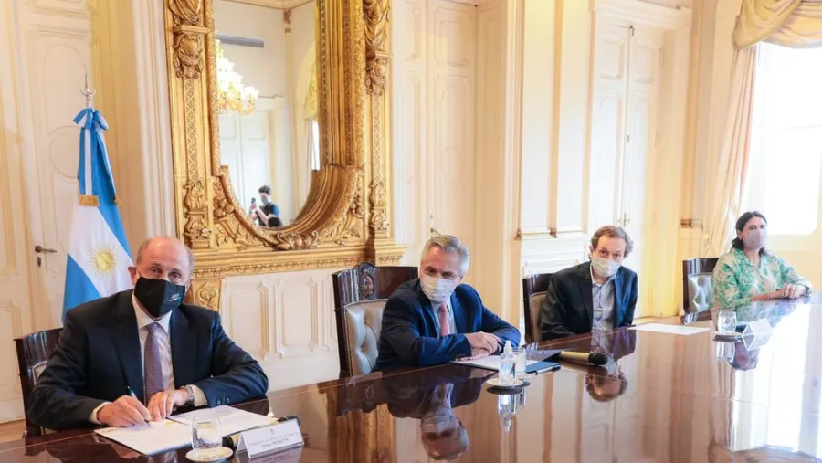 Fernández y Perotti firmaron la inversión para el programa de Inclusión Digital