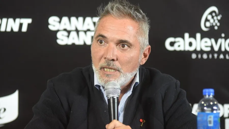 Colón de Santa Fe despidió a Rondina y espera lograr la llegada de Battaglia Colón de Santa Fe despidió a Rondina y espera lograr la llegada de Battaglia