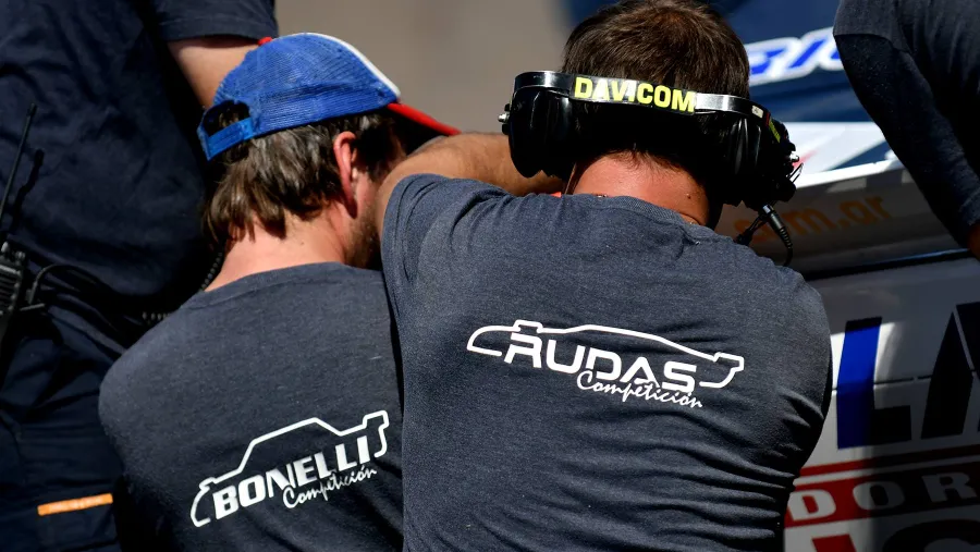 Turismo Carretera: los hermanos Bonelli culminaron el motor para Ponce de Leòn